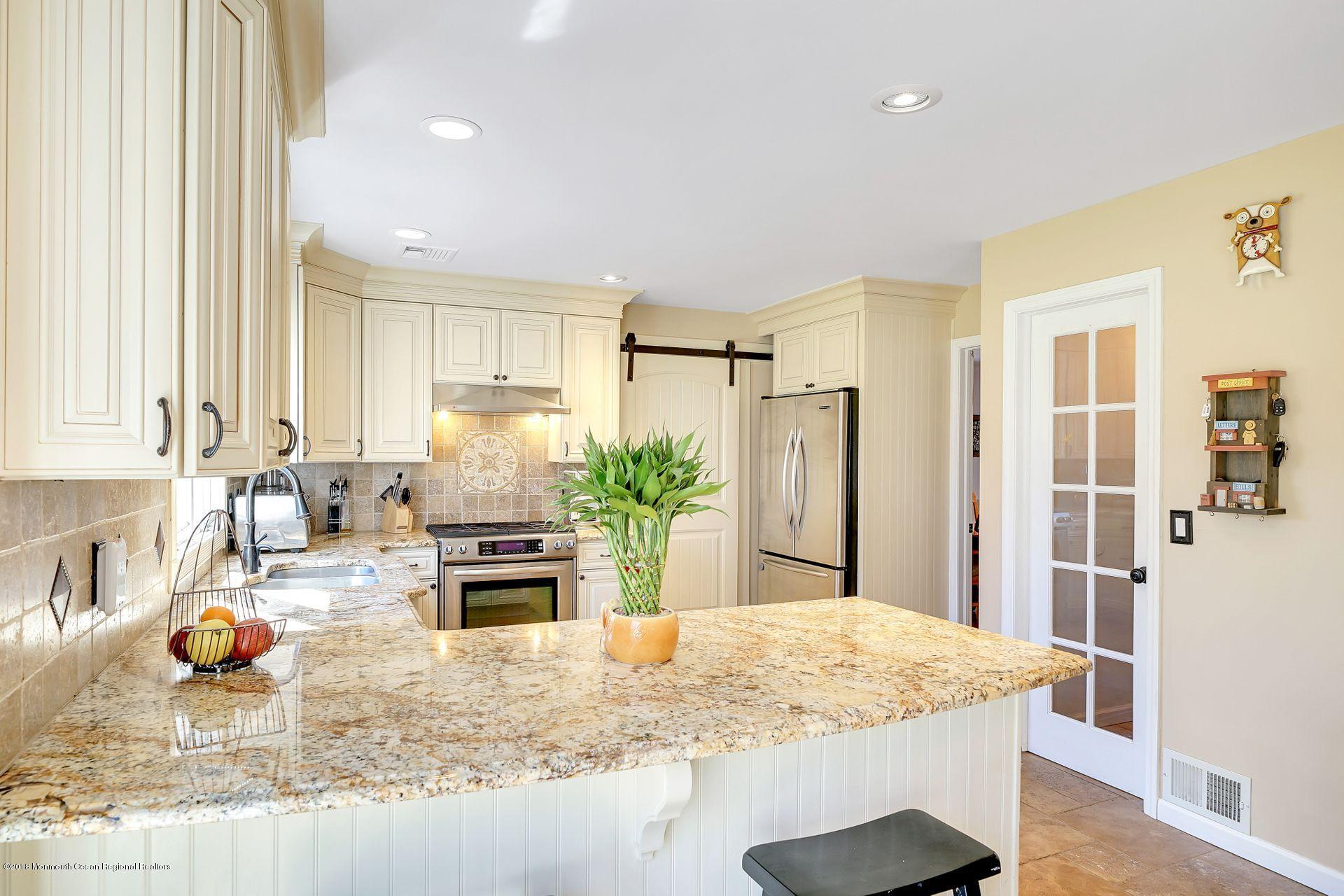 540 Marl Road Colts Neck, NJ 07722 - Photo 12 of 54 26