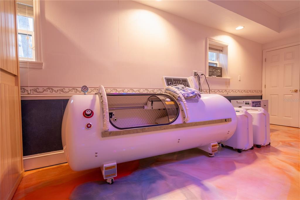 6060 Manasota Key Road Englewood, FL 34223 - Photo 13 of 54 a bed room with a bed and a window