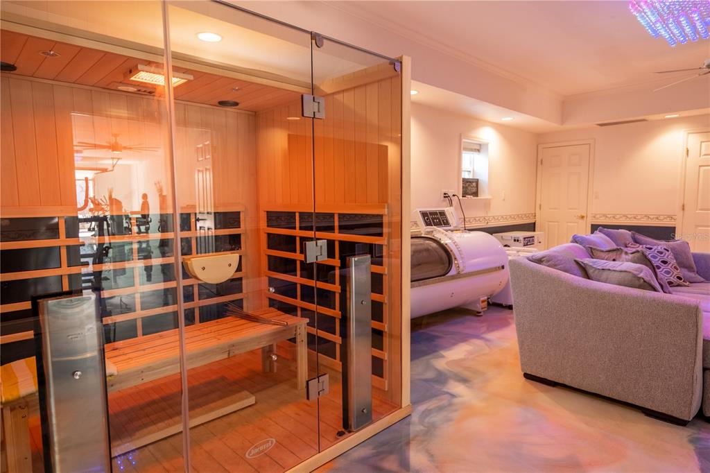 6060 Manasota Key Road Englewood, FL 34223 - Photo 14 of 54 a living room with furniture