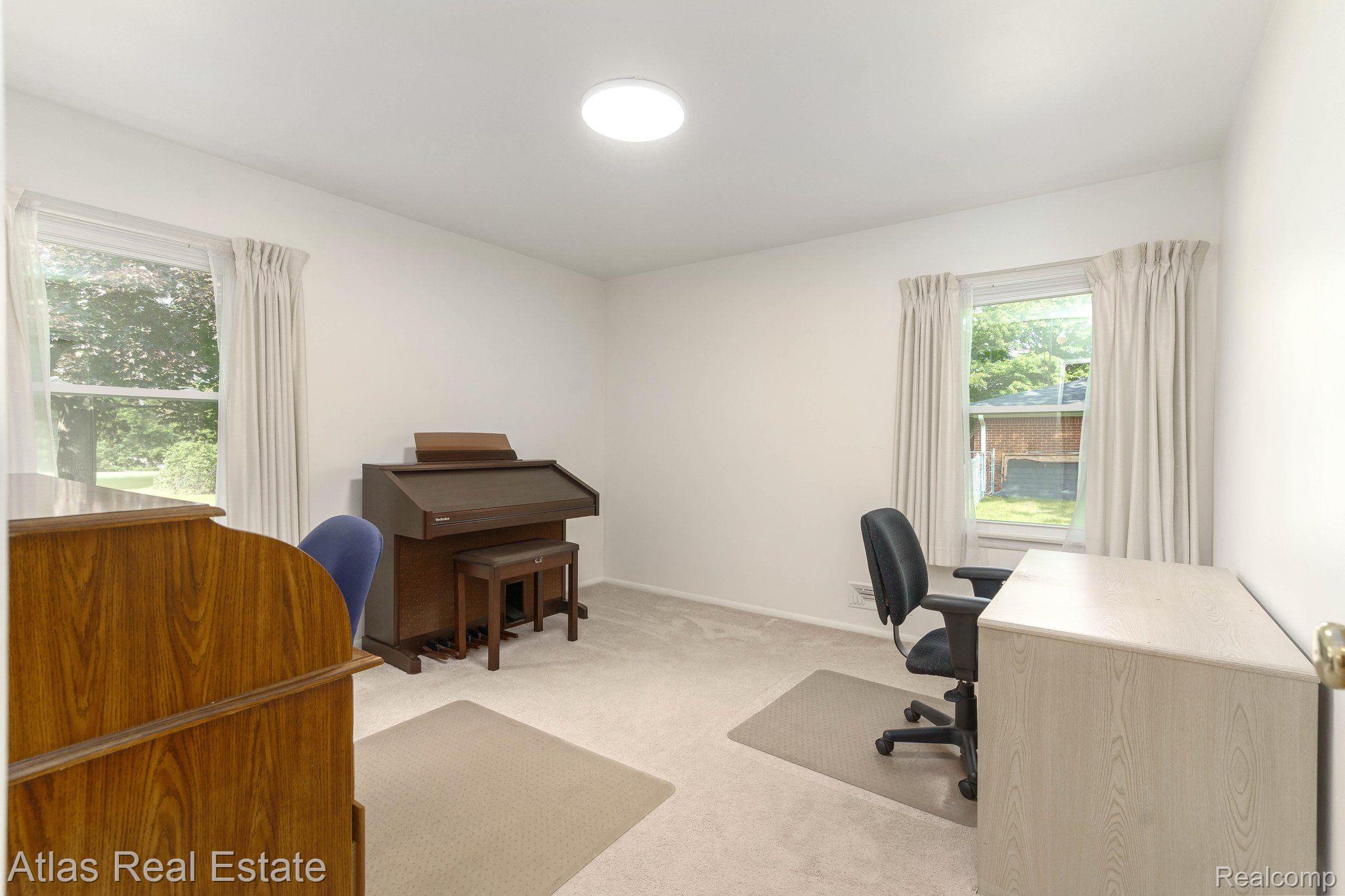 6297 Perry Road Grand Blanc, MI 48439 - Photo 15 of 25 Gallery Image 15