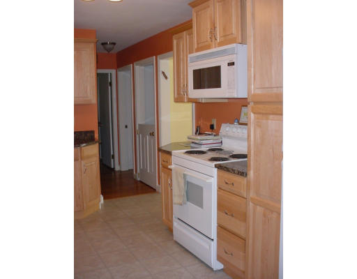 92 Northgate Road Northborough, MA 01532 - Photo 4 of 9 Gallery Image 4