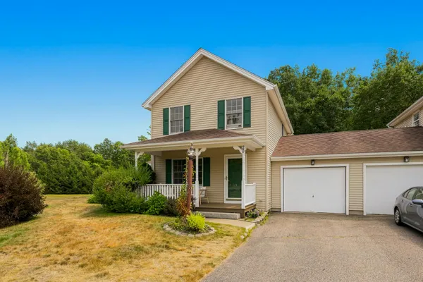 $525,000 | 20 Robin Lane, Greenland, NH 03840