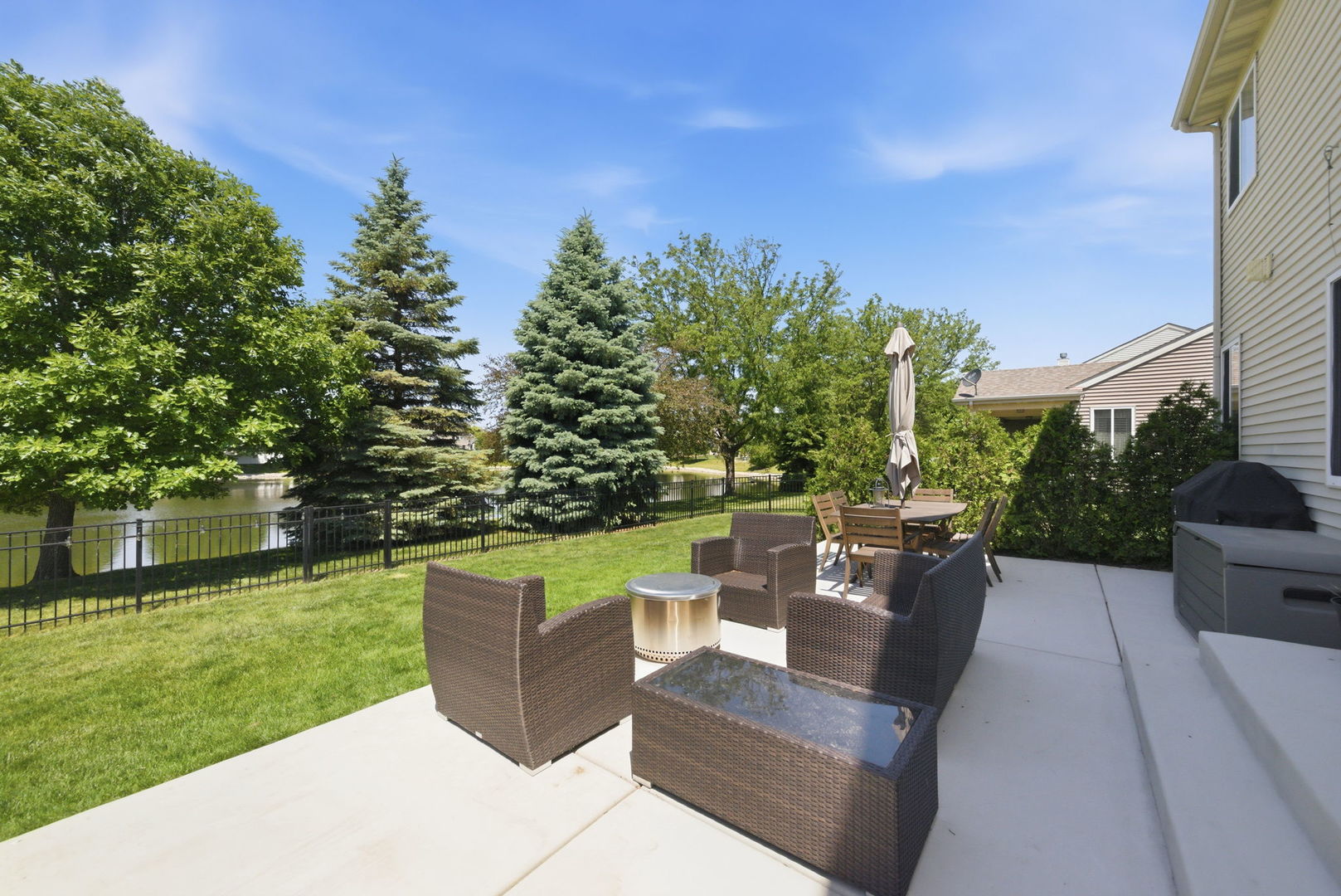 3417 Mustang Road Joliet, IL 60435 - Photo 2 of 30