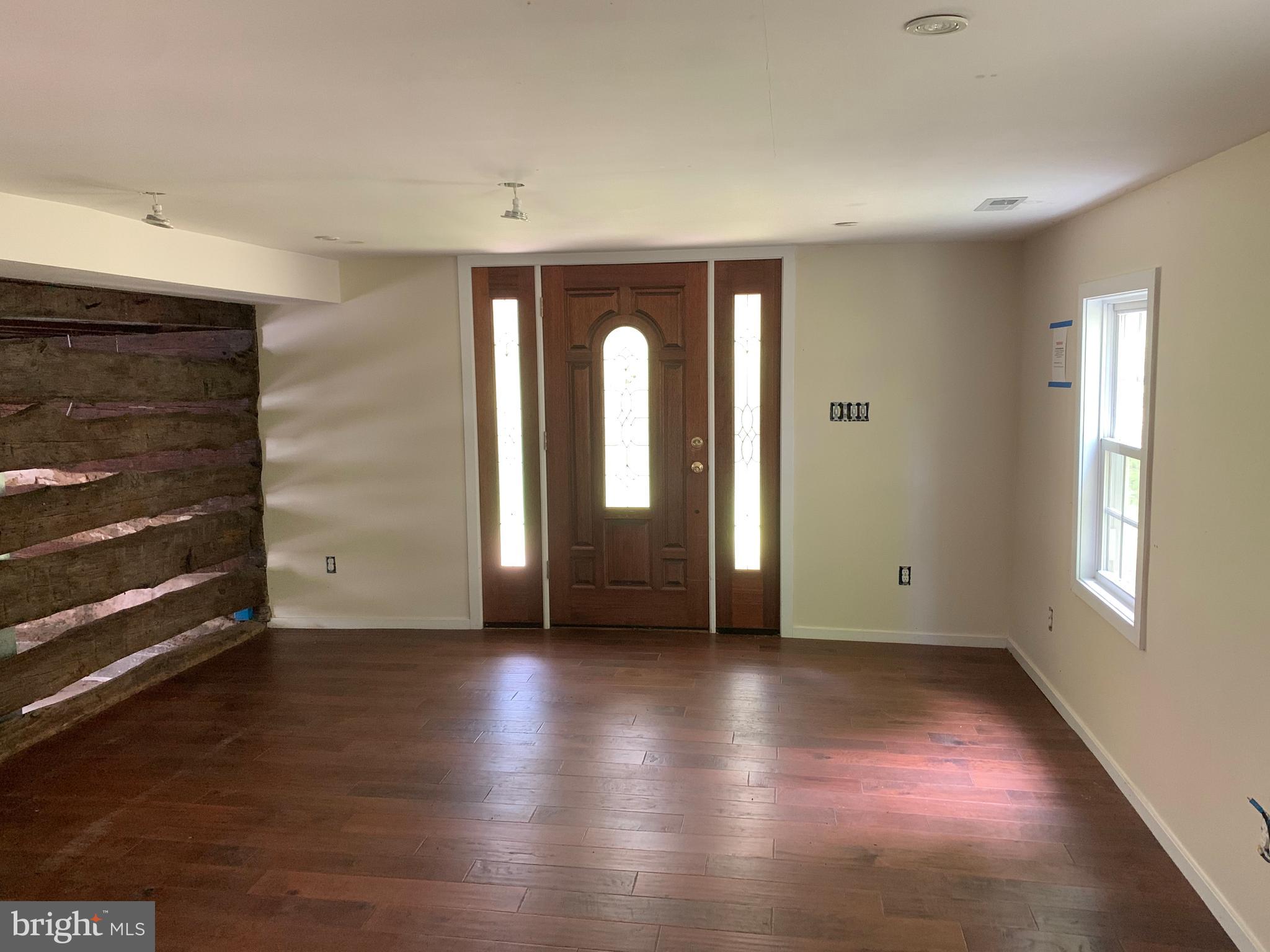 18817 Falls Road Hampstead, MD 21074 - Photo 8 of 26 Living Room