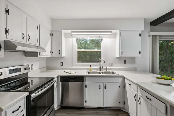 $299,999 | 2121 Shady Oaks Drive, Tallahassee, FL 32303