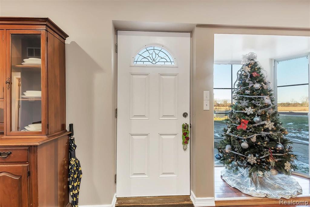 48637 Bemis Road Belleville, MI 48111 - Photo 7 of 42