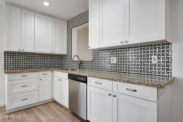 $675,000 | 224 West Glenrosa Avenue, Phoenix, AZ 85013