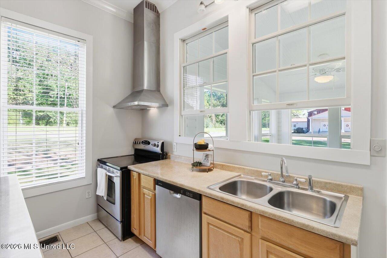 321 Raymond Street Terry, MS 39170 - Photo 7 of 23 11-321 Raymond St _ Home Tours MS