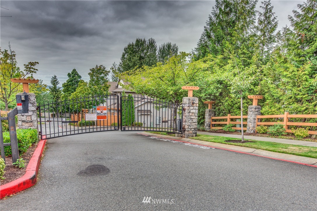 225 South 49th Street, Unit G Renton, WA 98055 - Photo 3 of 17 Gallery Image 3