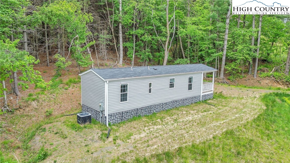 939 Don Bare Road Jefferson, NC 28640 - Photo 4 of 22 Gallery Image 4
