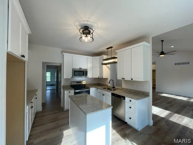 $519,900 | 3525 Weatherby Lane, Farmington, MO 63640