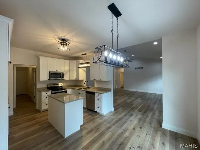 $519,900 | 3525 Weatherby Lane, Farmington, MO 63640