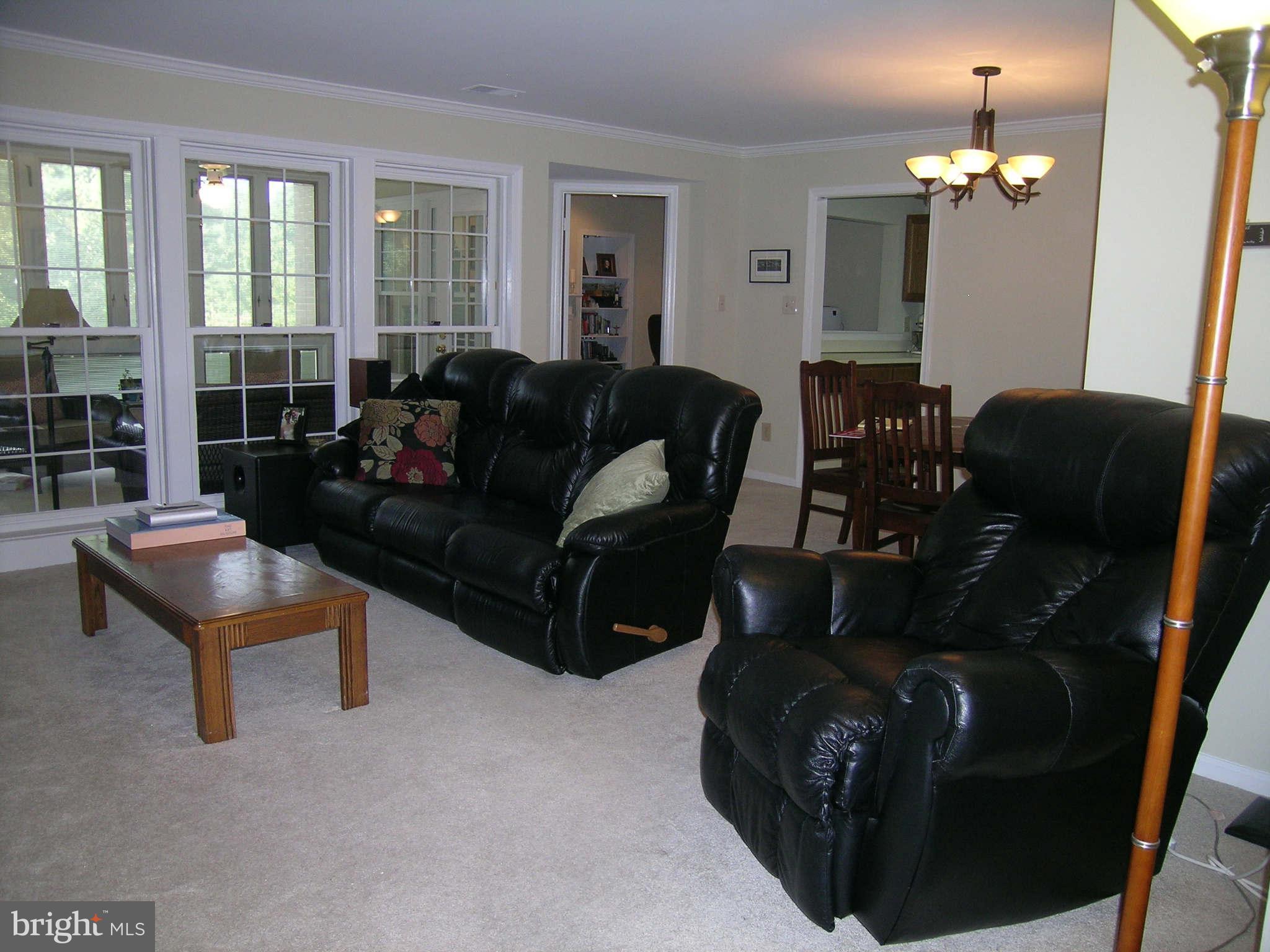 10706 Kings Riding Way, Unit 10118 Rockville, MD 20852 - Photo 2 of 19 GREAT ROOM
