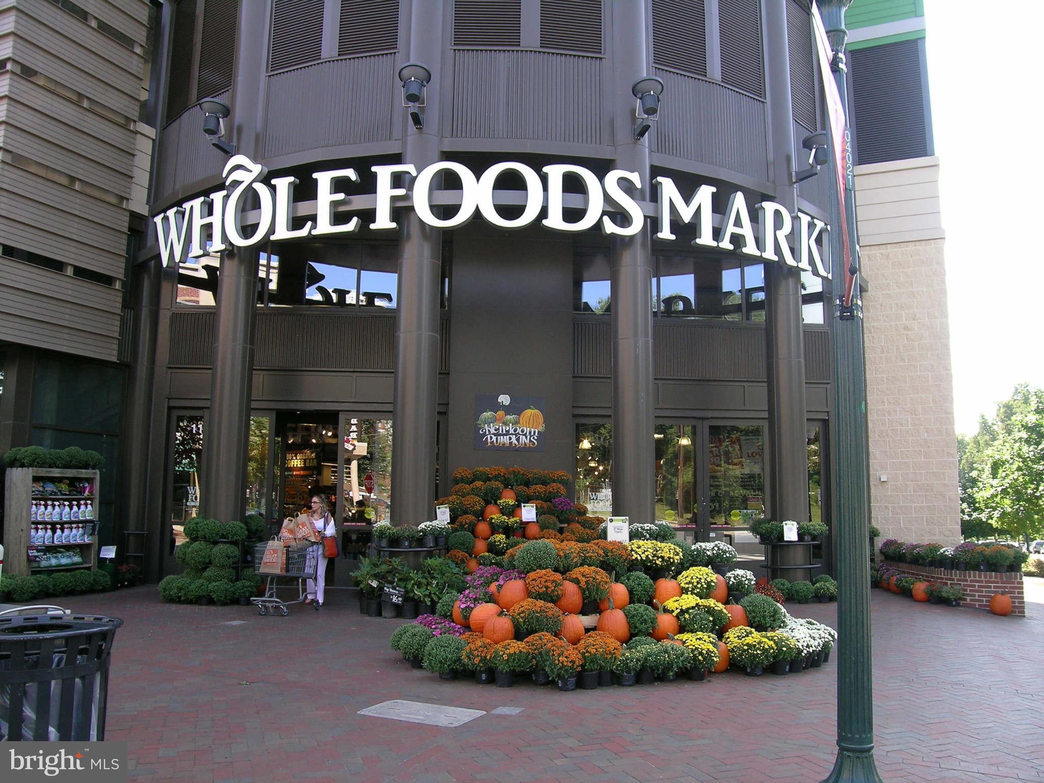 10706 Kings Riding Way, Unit 10118 Rockville, MD 20852 - Photo 16 of 19 WALK TO WHOLE FOODS