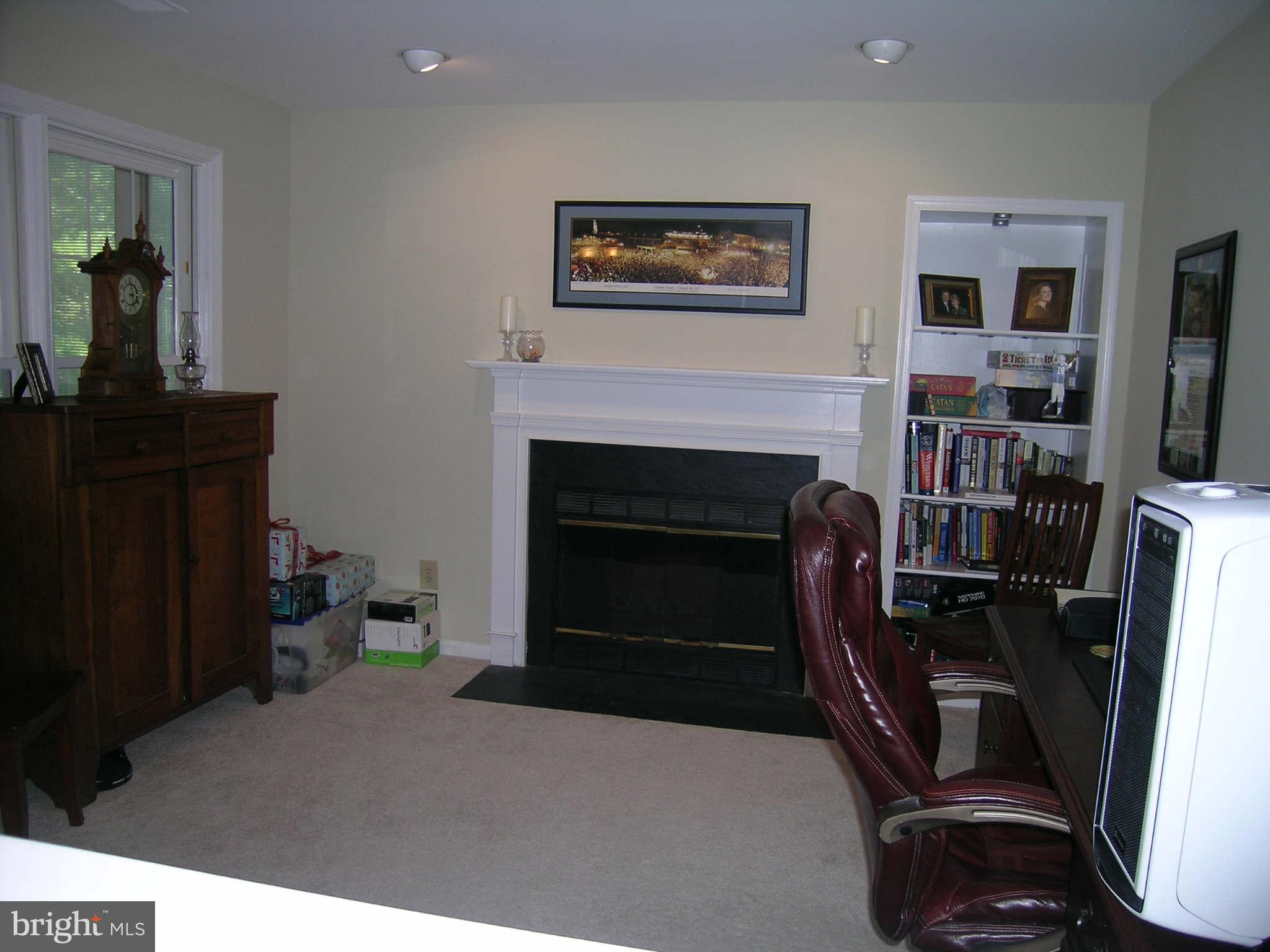 10706 Kings Riding Way, Unit 10118 Rockville, MD 20852 - Photo 5 of 19 Family Room