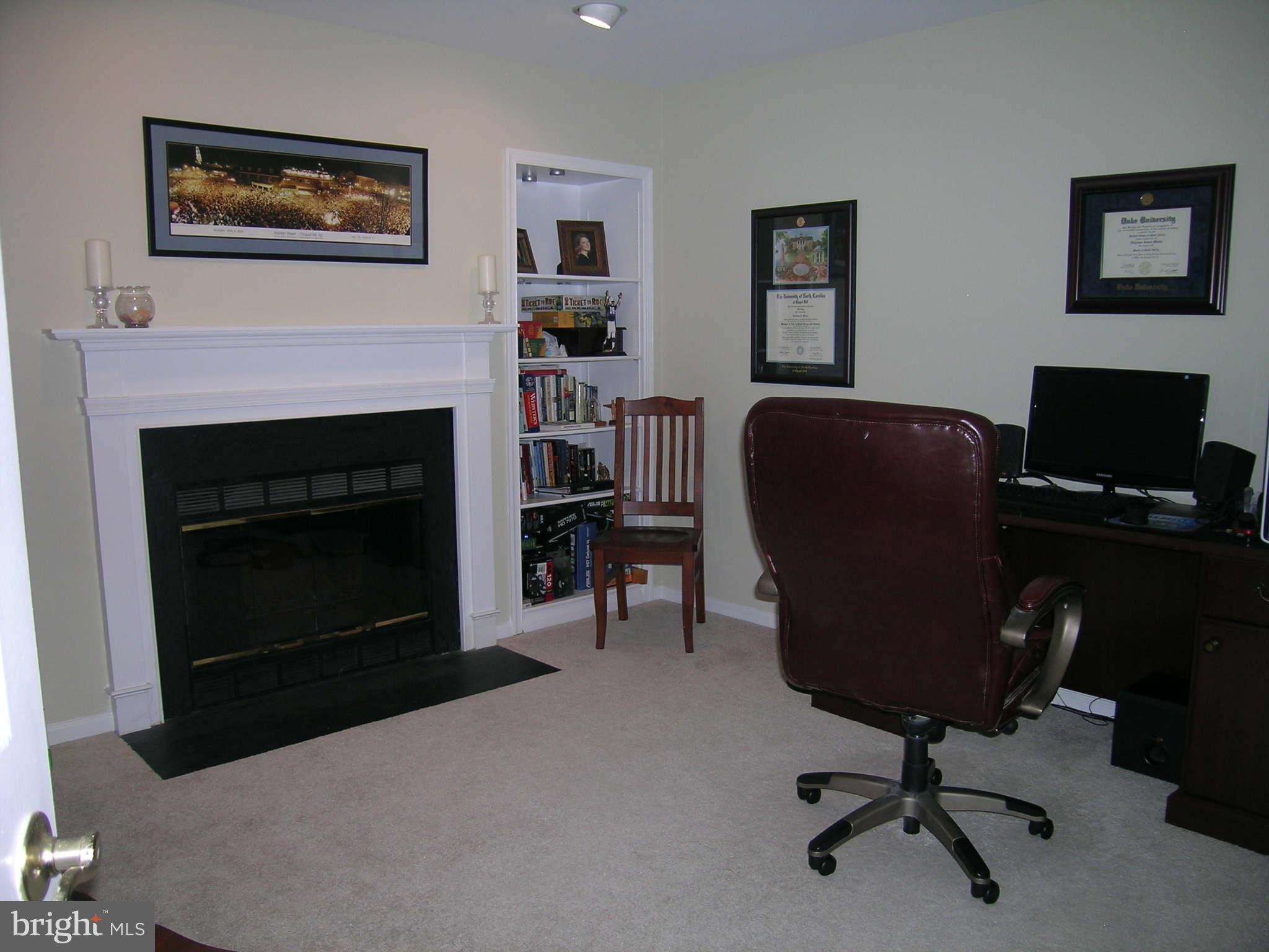 10706 Kings Riding Way, Unit 10118 Rockville, MD 20852 - Photo 6 of 19 Family Room w/fire place