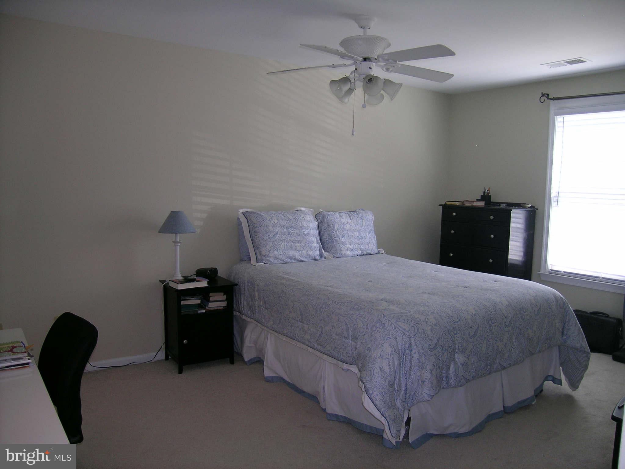 10706 Kings Riding Way, Unit 10118 Rockville, MD 20852 - Photo 9 of 19 Bedroom (Master)