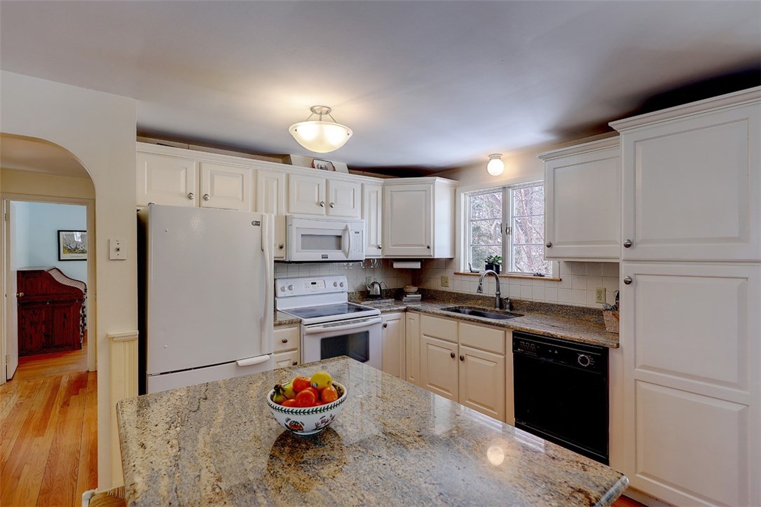 404 New Meadow Road Barrington, RI 02806 - Photo 6 of 23 Gallery Image 6