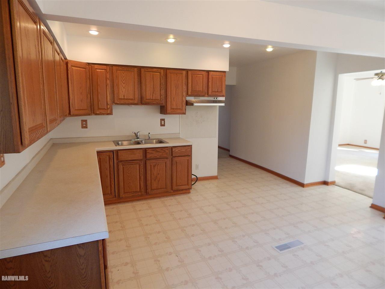 25440 Locust Road Lanark, IL 61046 - Photo 2 of 23 Gallery Image 2