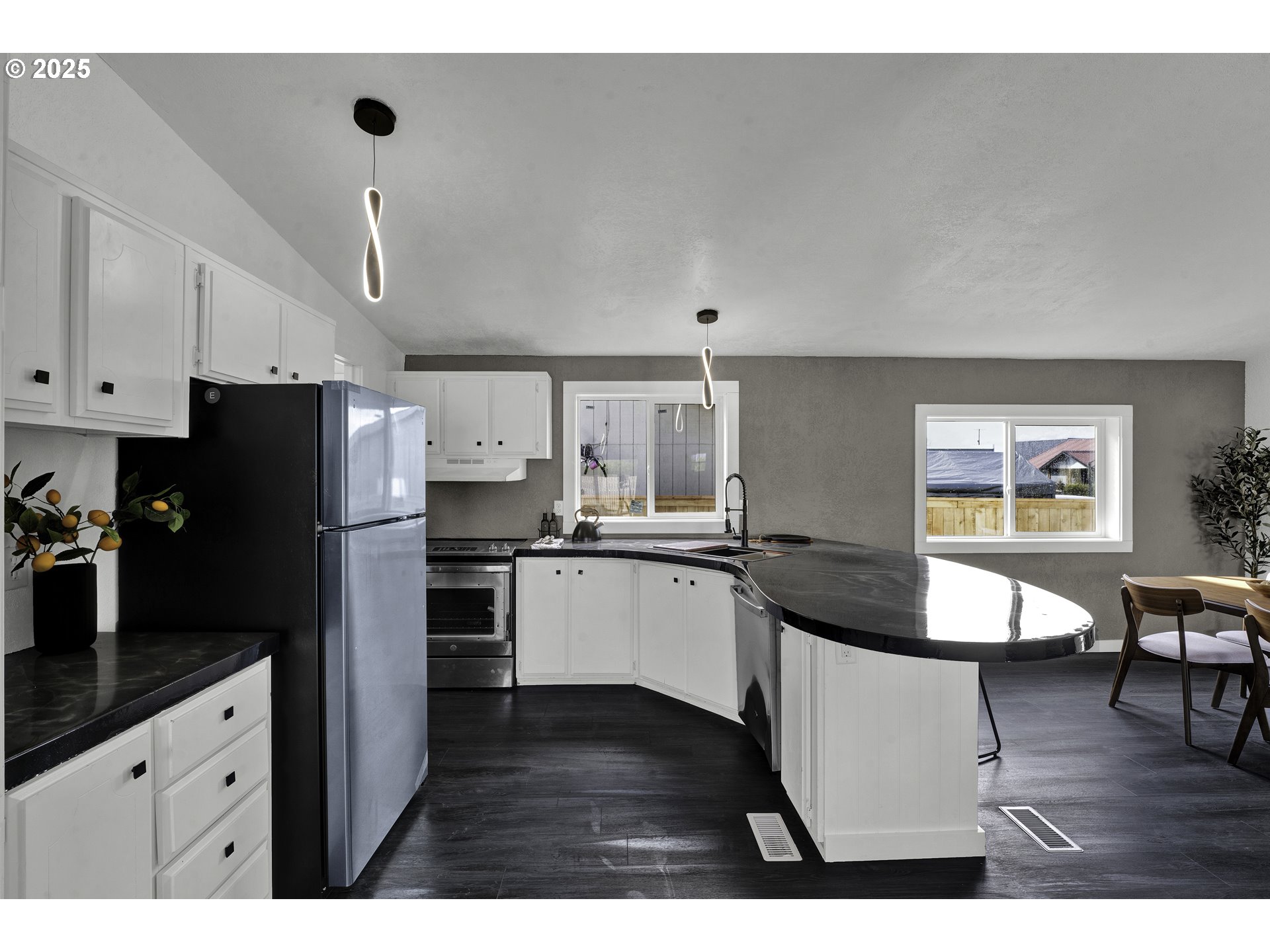 3597 South A Street Springfield, OR 97478 - Photo 14 of 30