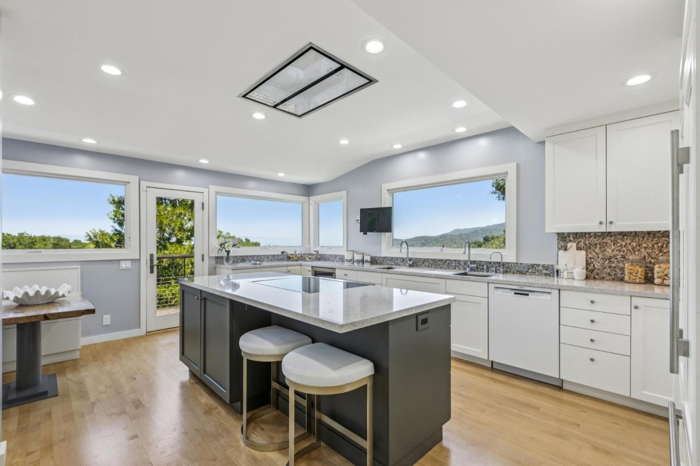11270 Page Mill Road Los Altos Hills, CA 94022 - Photo 14 of 62
