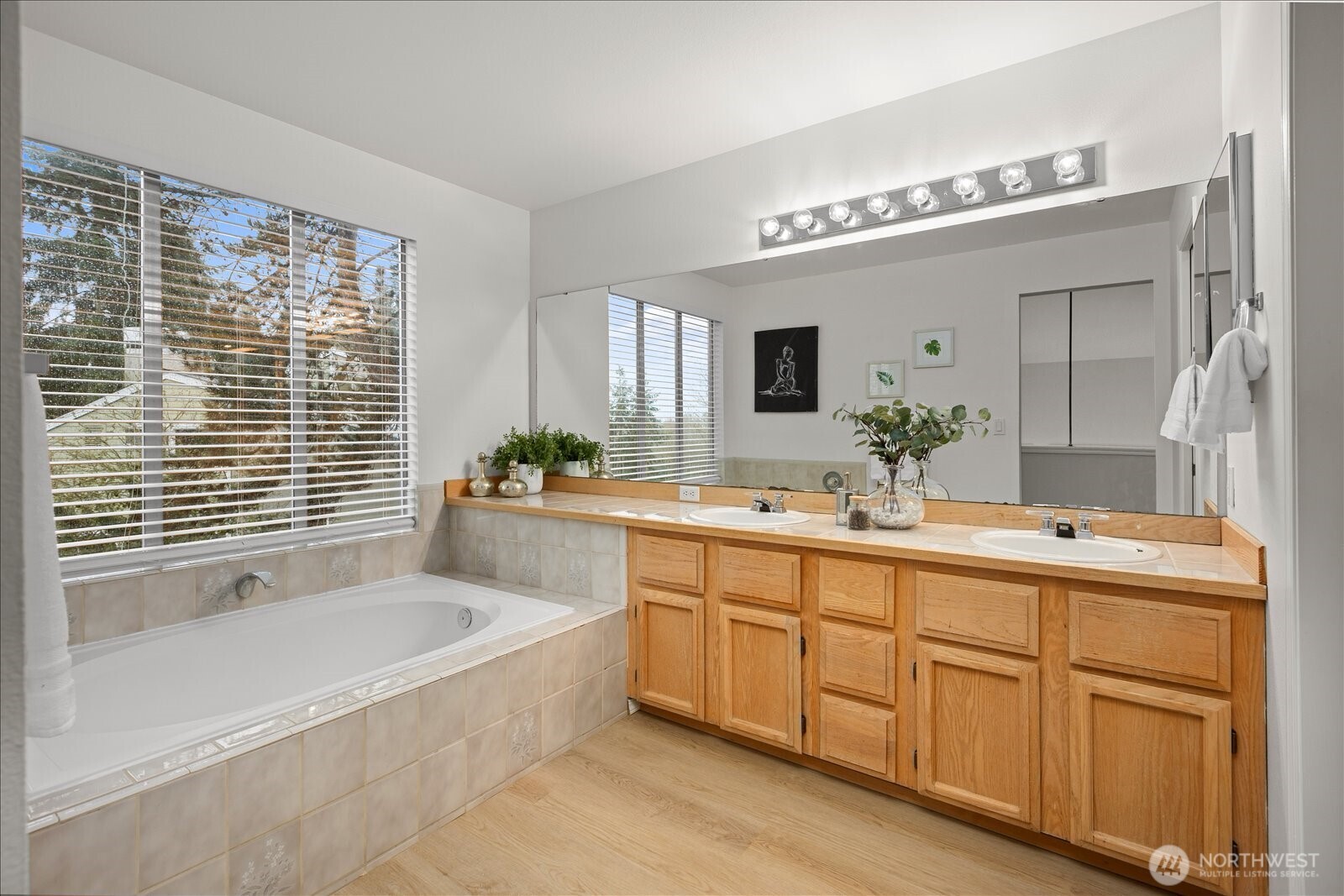 7250 Northeast Old Redmond Road, Unit F124 Redmond, WA 98052 - Photo 19 of 40