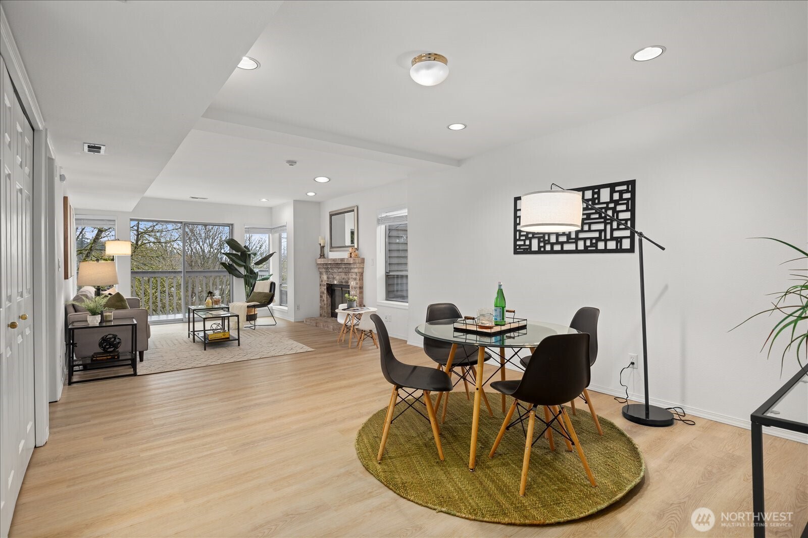 7250 Northeast Old Redmond Road, Unit F124 Redmond, WA 98052 - Photo 23 of 40