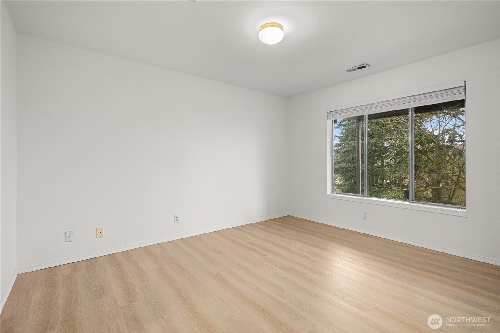 7250 Northeast Old Redmond Road, Unit F124 Redmond, WA 98052 - Photo 28 of 40