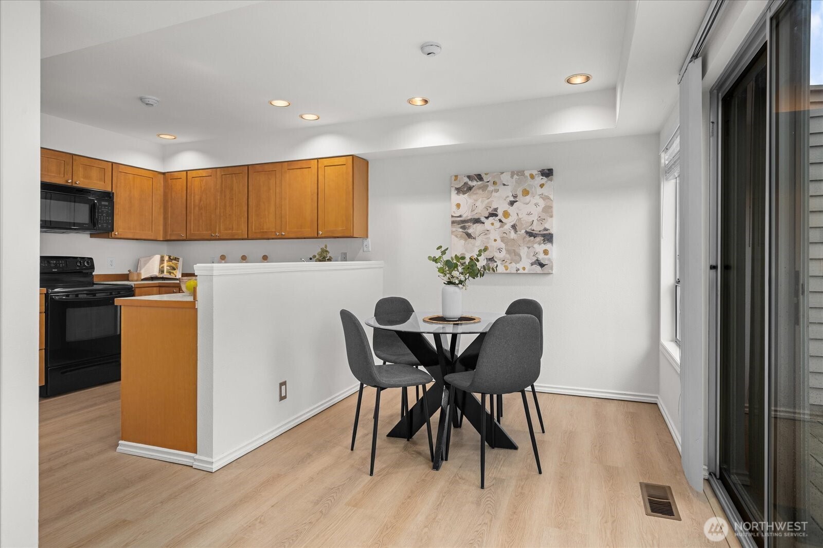 7250 Northeast Old Redmond Road, Unit F124 Redmond, WA 98052 - Photo 10 of 40