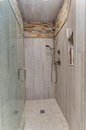 $795,000 | 6 Meadowood Drive, Oak Brook, IL 60523