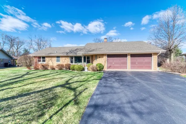 $795,000 | 6 Meadowood Drive, Oak Brook, IL 60523