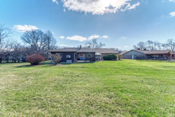 $795,000 | 6 Meadowood Drive, Oak Brook, IL 60523
