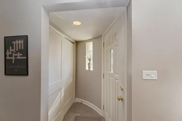$795,000 | 6 Meadowood Drive, Oak Brook, IL 60523