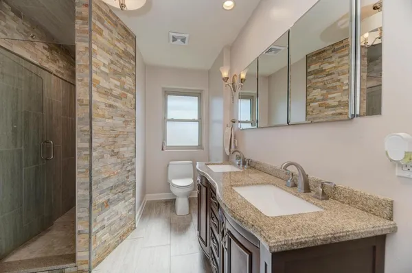 $795,000 | 6 Meadowood Drive, Oak Brook, IL 60523