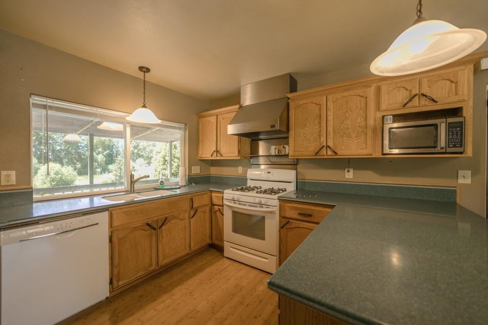 39750 Modoc Point Road Chiloquin, OR 97624 - Photo 9 of 23 Additional Photo
