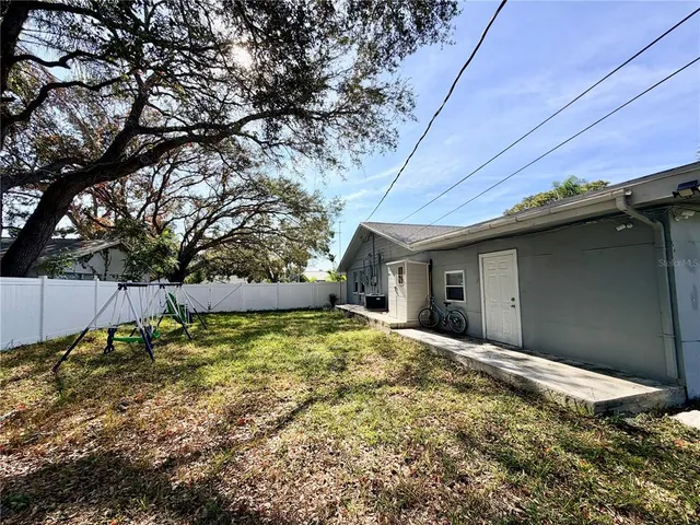 $2,950 | 3295 Adrian Avenue, Largo, FL 33774