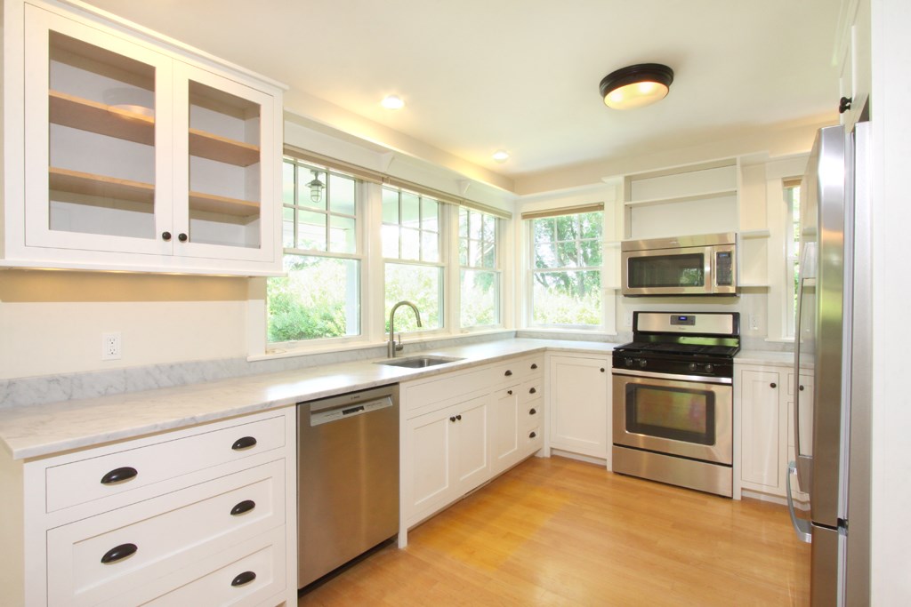 18 West Main Road Little Compton, RI 02837 - Photo 3 of 12