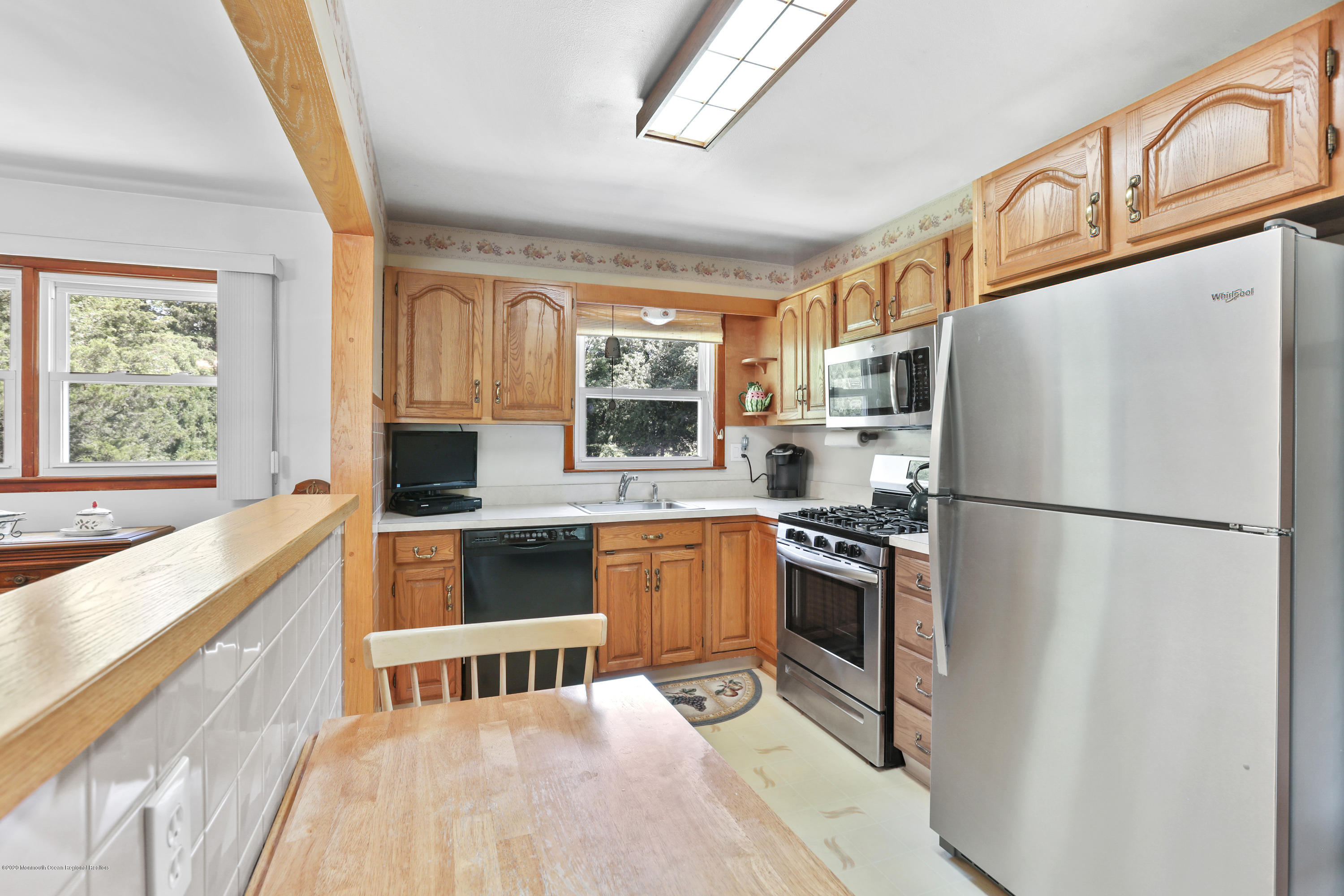 26 Lloyd Road Morganville, NJ 07751 - Photo 11 of 33 kitchen