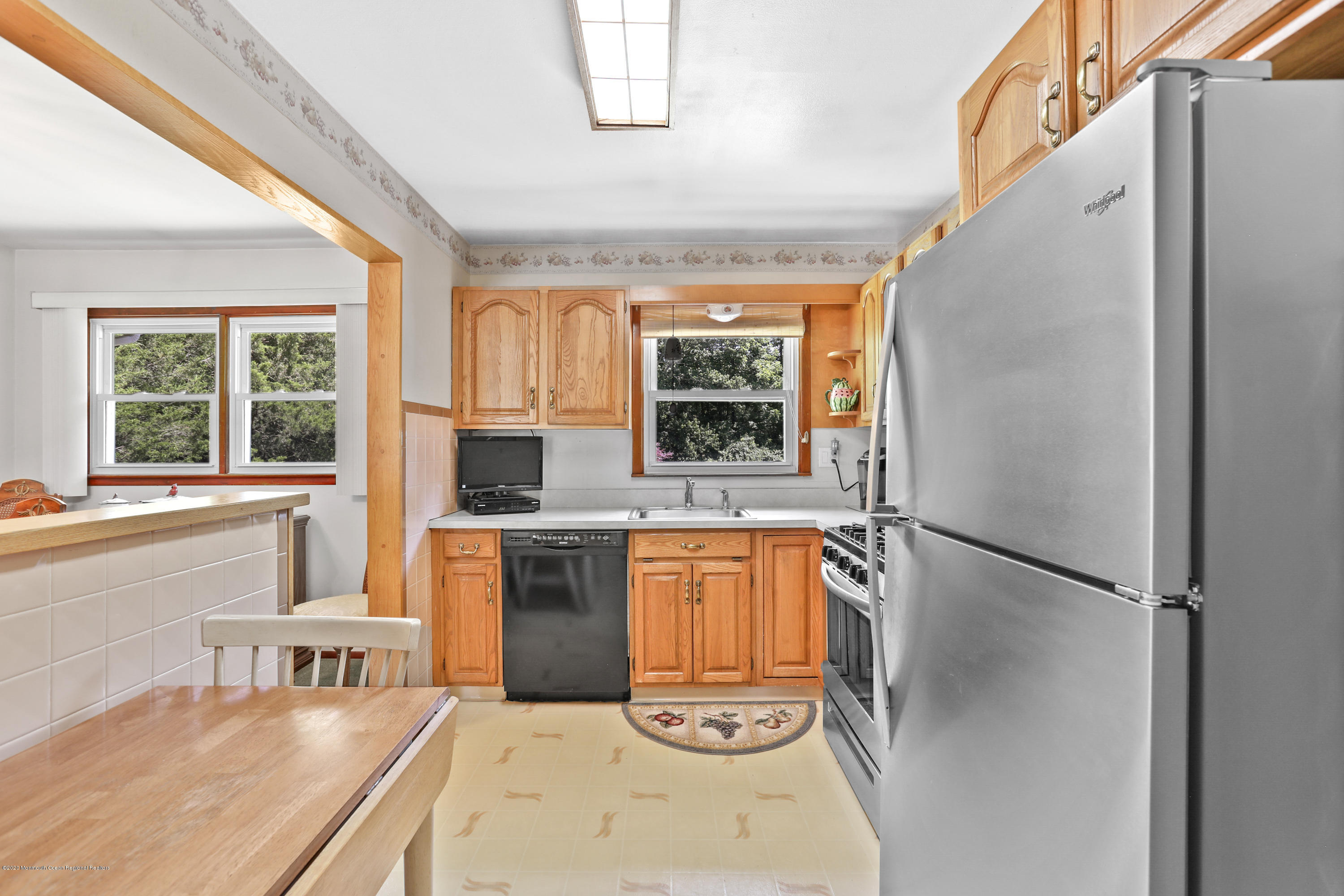 26 Lloyd Road Morganville, NJ 07751 - Photo 10 of 33 kitchen