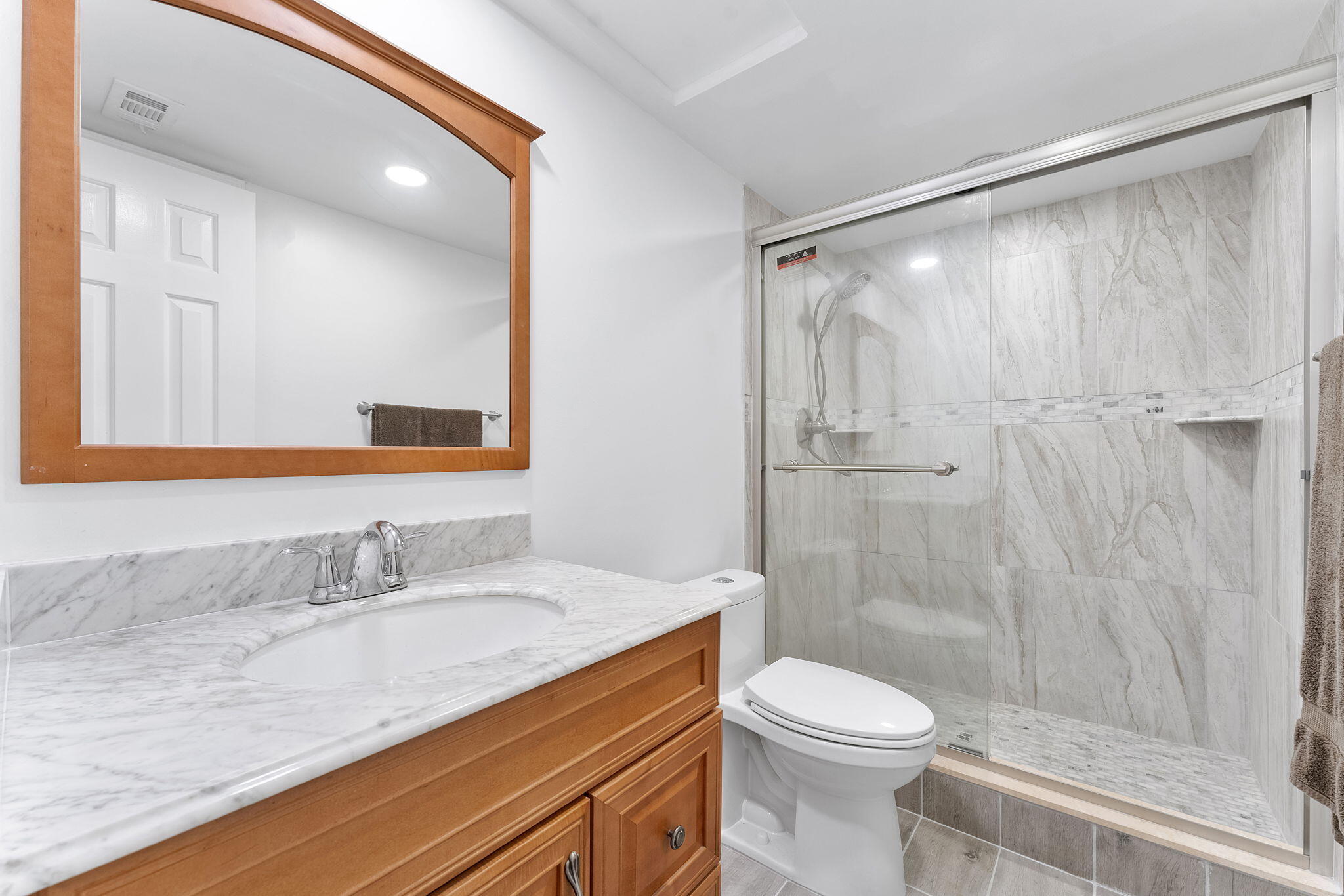 2828 Kirk Road Lake Worth, FL 33461 - Photo 16 of 22 Bathroom 2