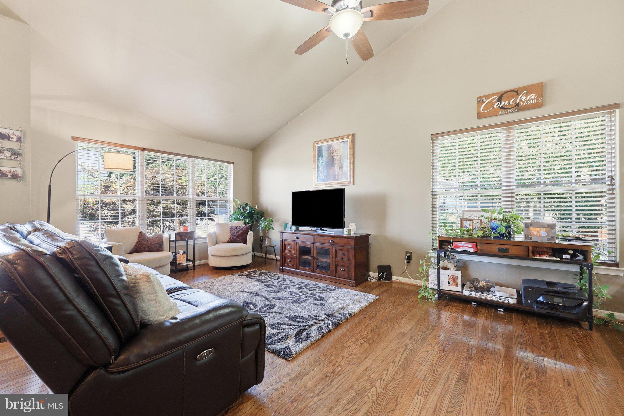 6154 Downs Ridge Court Elkridge, MD 21075 - Photo 22 of 58 living room