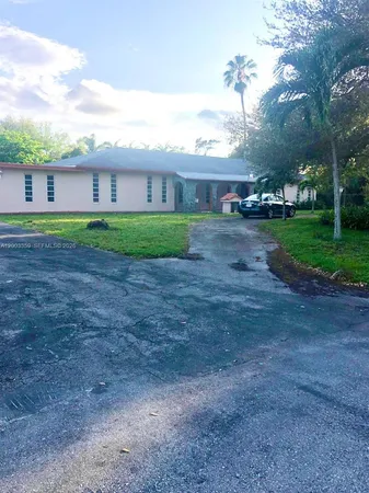 $3,450 | 4900 Southwest 36th Court, Hollywood, FL 33023