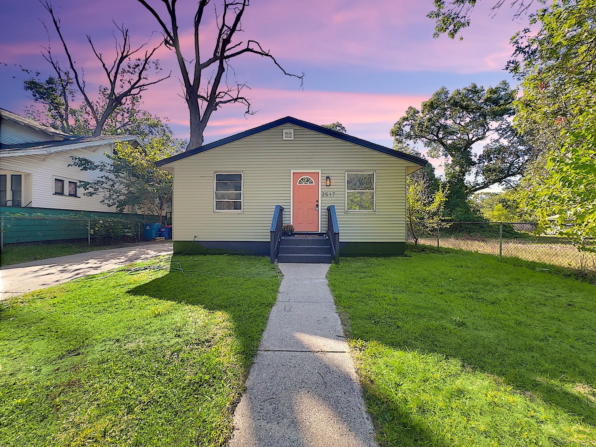 2517 Riordan Street Muskegon, MI 49444 - Photo 1 of 41 1 Primary