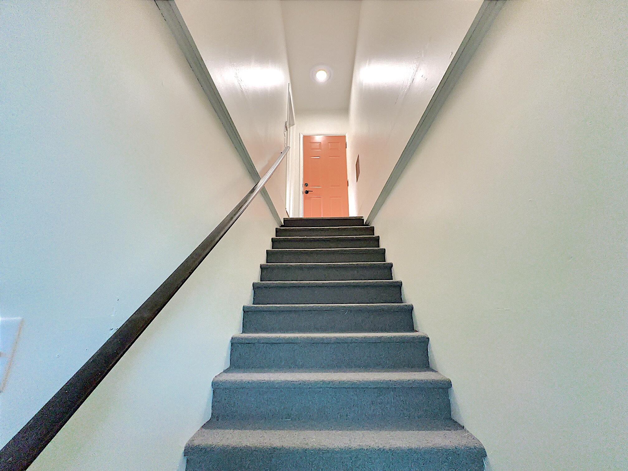 2517 Riordan Street Muskegon, MI 49444 - Photo 23 of 41 8 Stairs