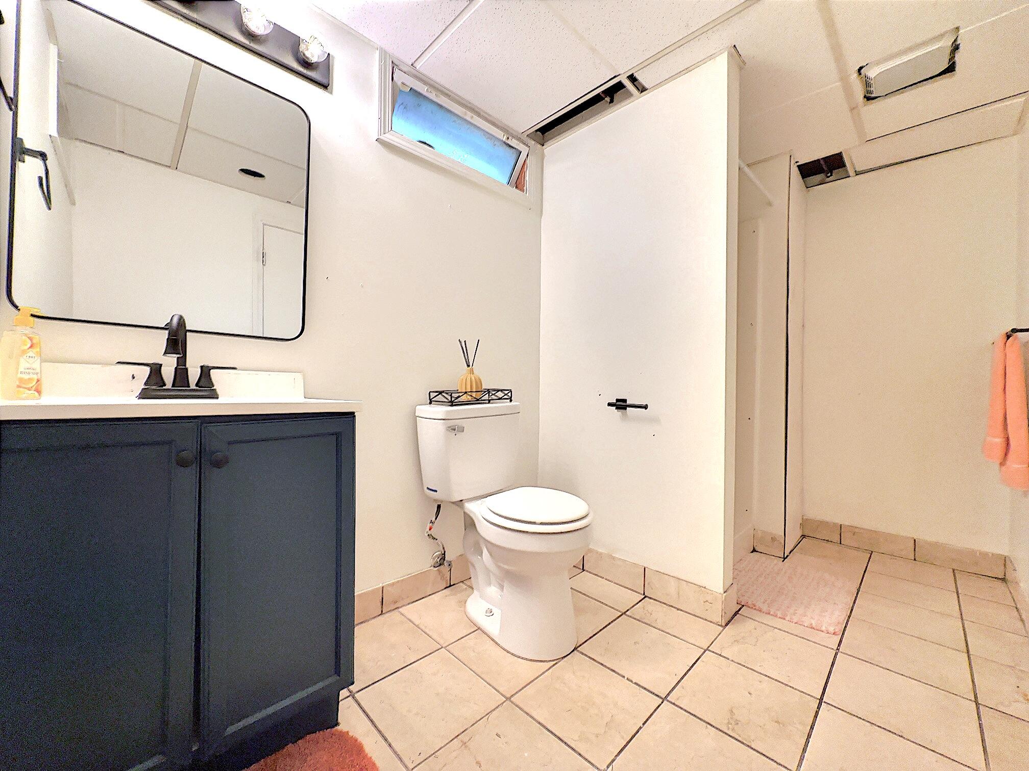 2517 Riordan Street Muskegon, MI 49444 - Photo 29 of 41 9a Lower Bath (2)