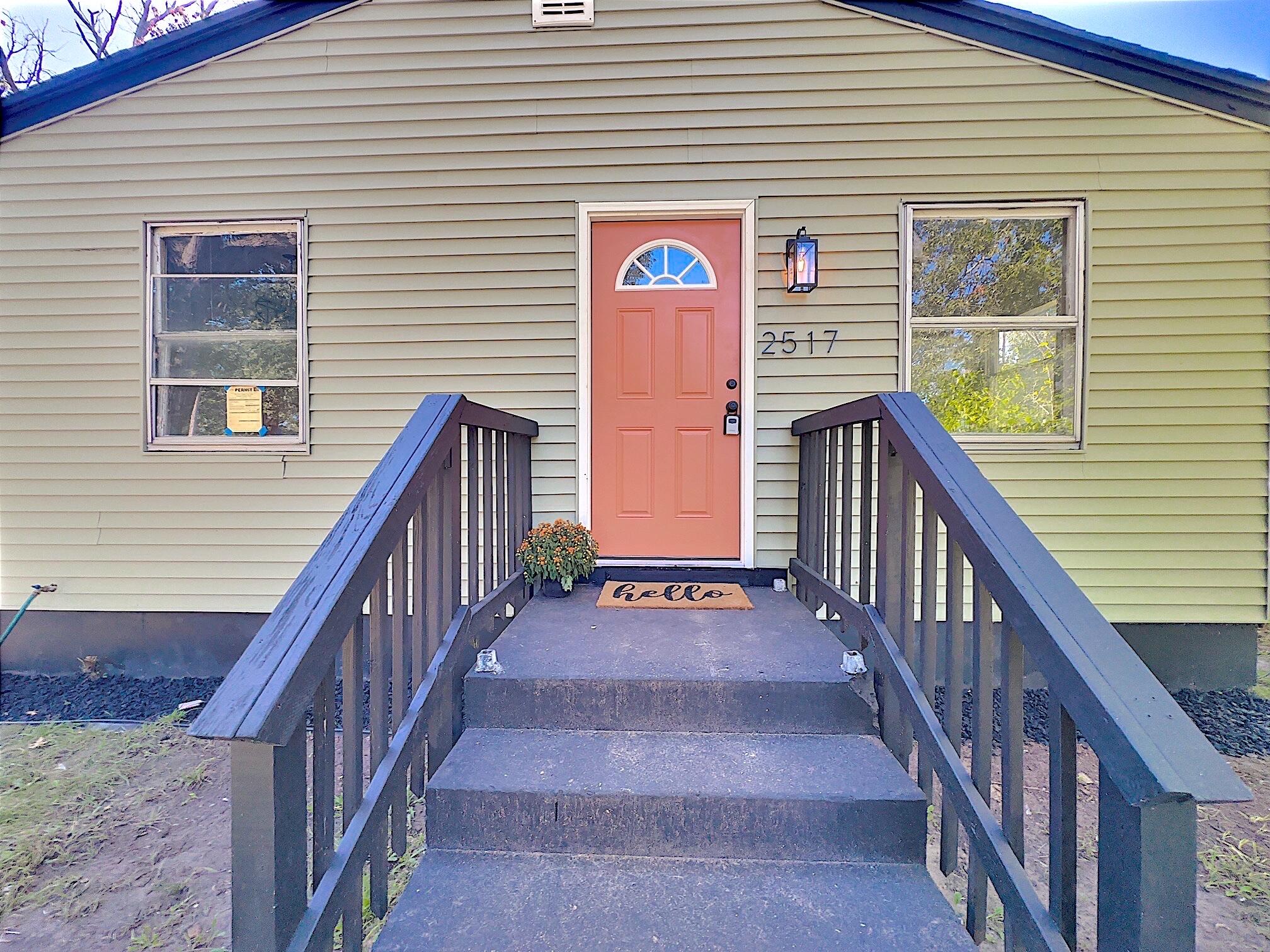 2517 Riordan Street Muskegon, MI 49444 - Photo 4 of 41 1c Front Door