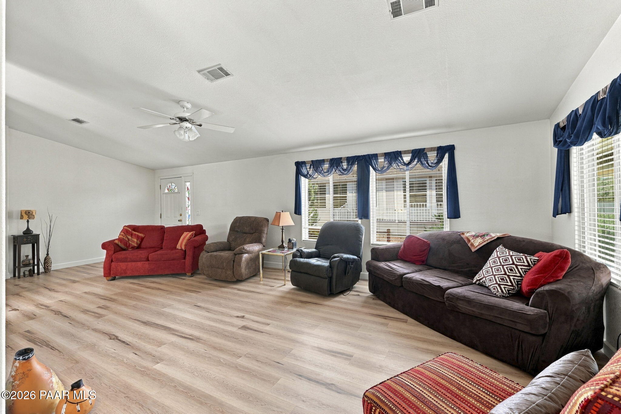12255 East Obsidian Loop Road Dewey, AZ 86327 - Photo 12 of 51 12-Living Room 4