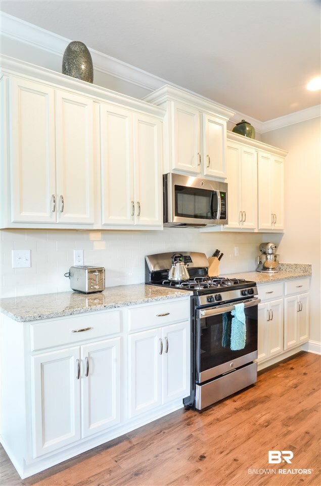 9849 Volterra Avenue Daphne, AL 36526 - Photo 9 of 23 Kitchen