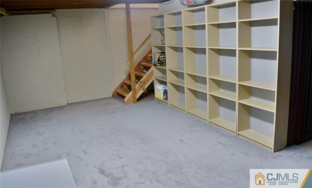 571 Fairfield Road East Windsor, NJ 08520 - Photo 19 of 22 Gallery Image 19