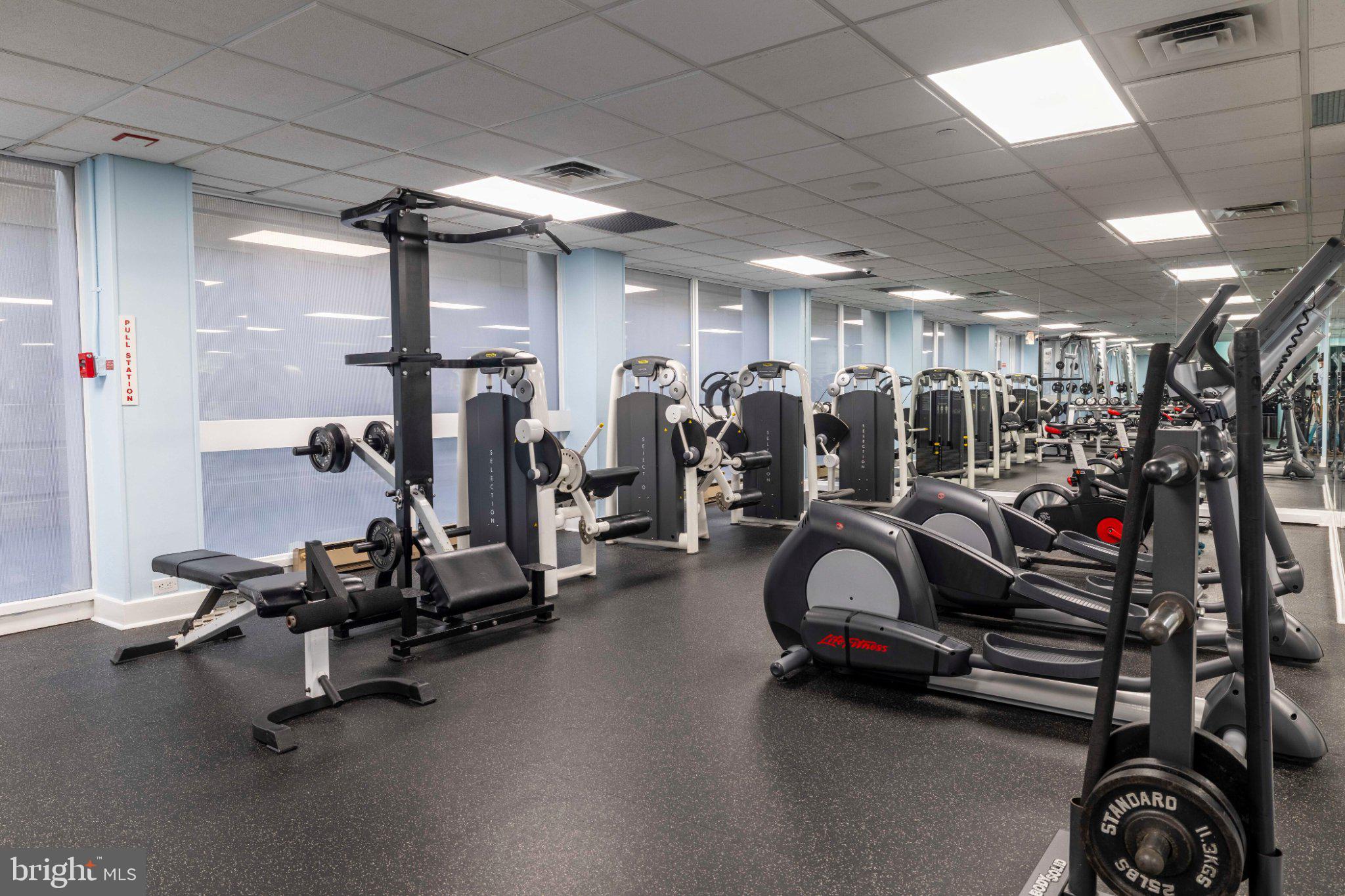 2001 Hamilton Street, Unit 1119 Philadelphia, PA 19130 - Photo 32 of 44 Modern fitness center with diverse equipment.